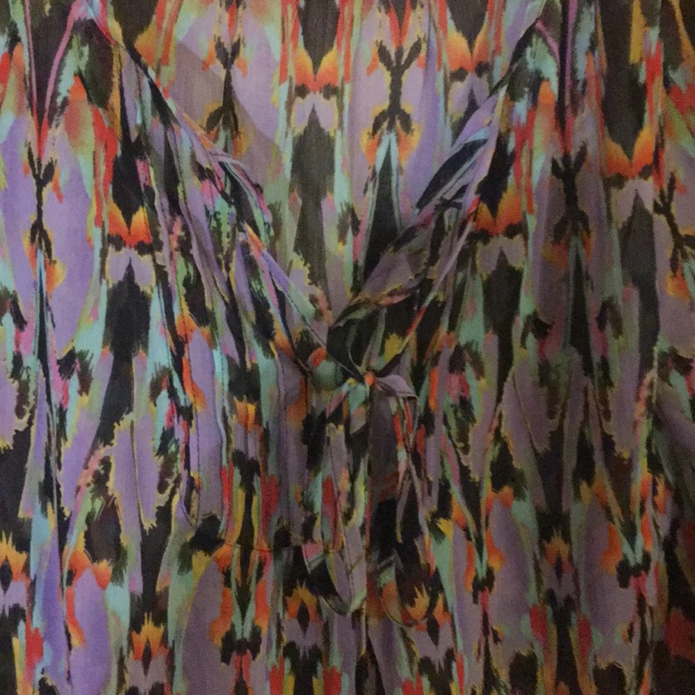 Top - Picture 2 of 2
